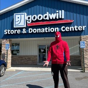 Meet your Posher, Nicholas